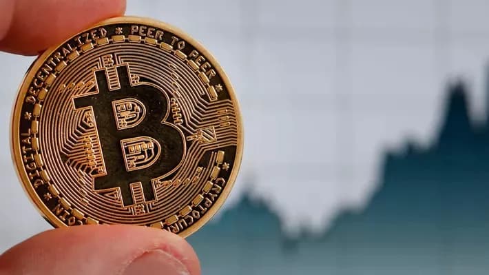 Bitcoin retreats as geopolitical tensions and Fed signals unsettle risk appetite across global markets