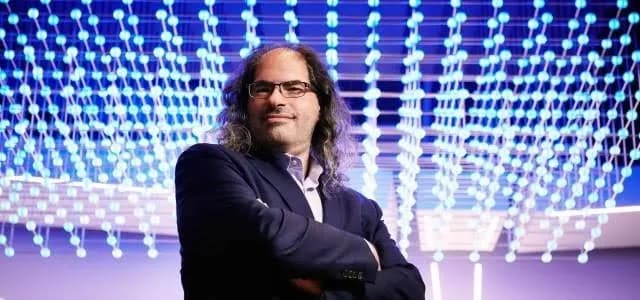 Ripple’s David Schwartz Backs XRP Buzz with Viral Meme After Solana Sparks Unexpected Praise